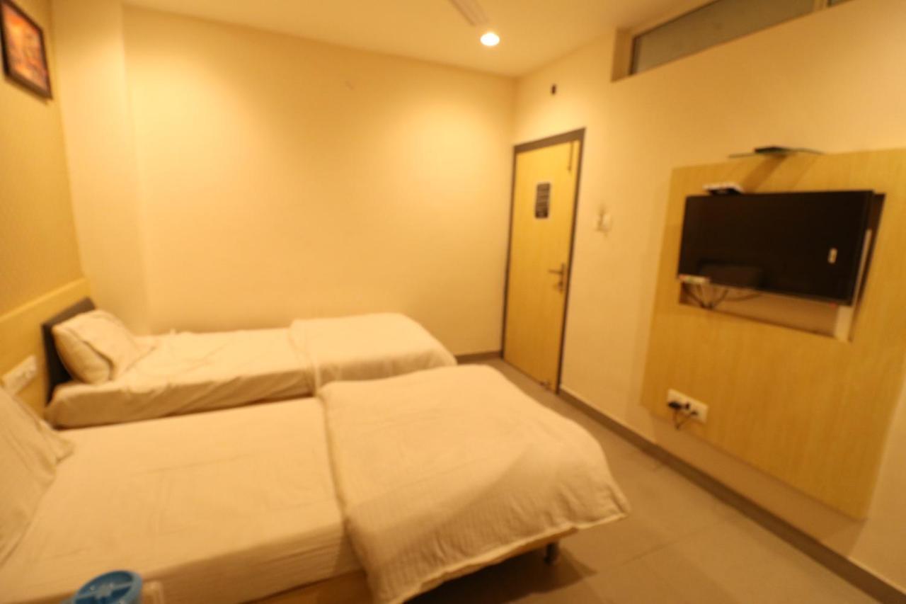 Hotel Pratap Grand Ранчи Экстерьер фото