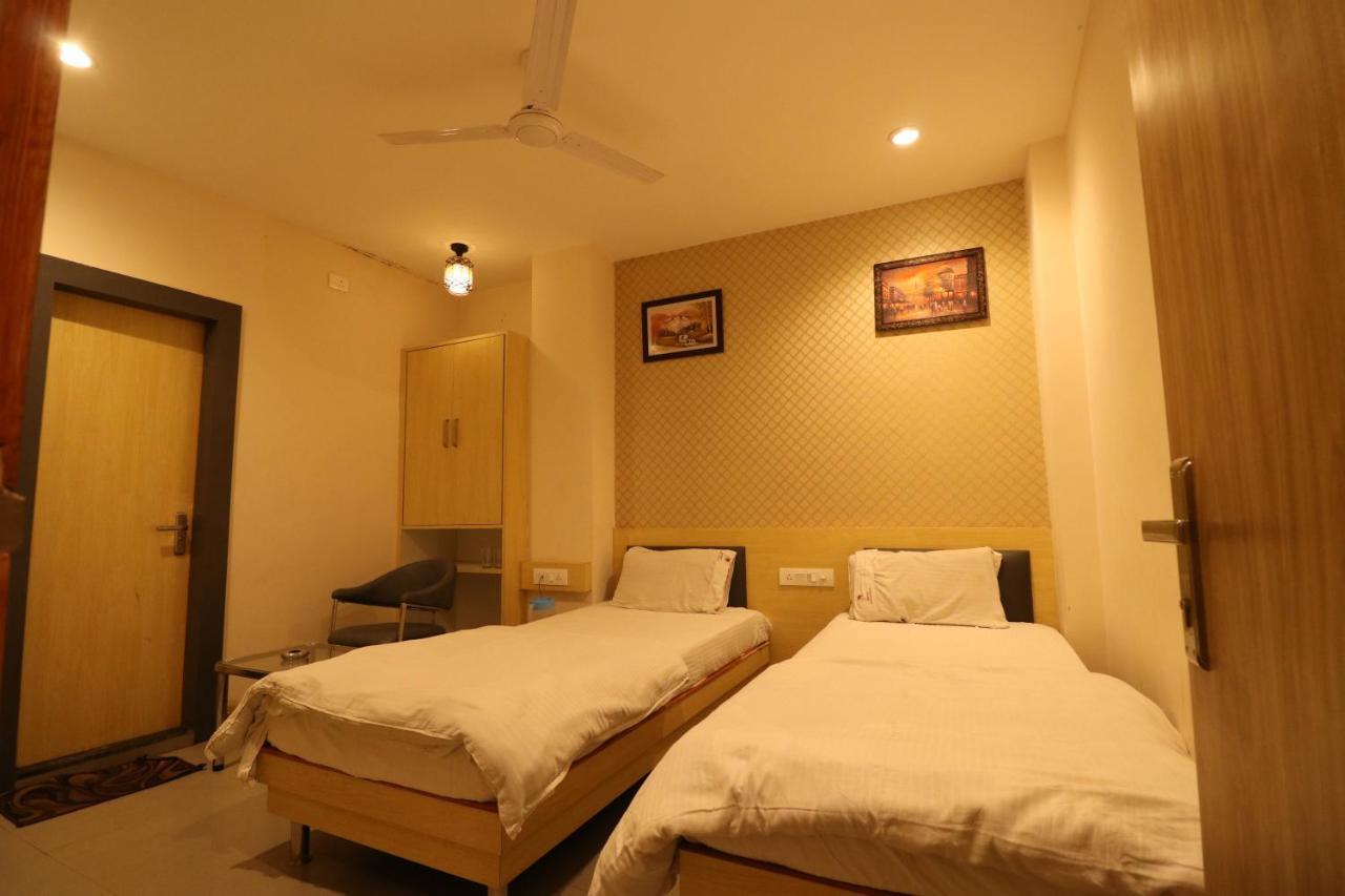 Hotel Pratap Grand Ранчи Экстерьер фото