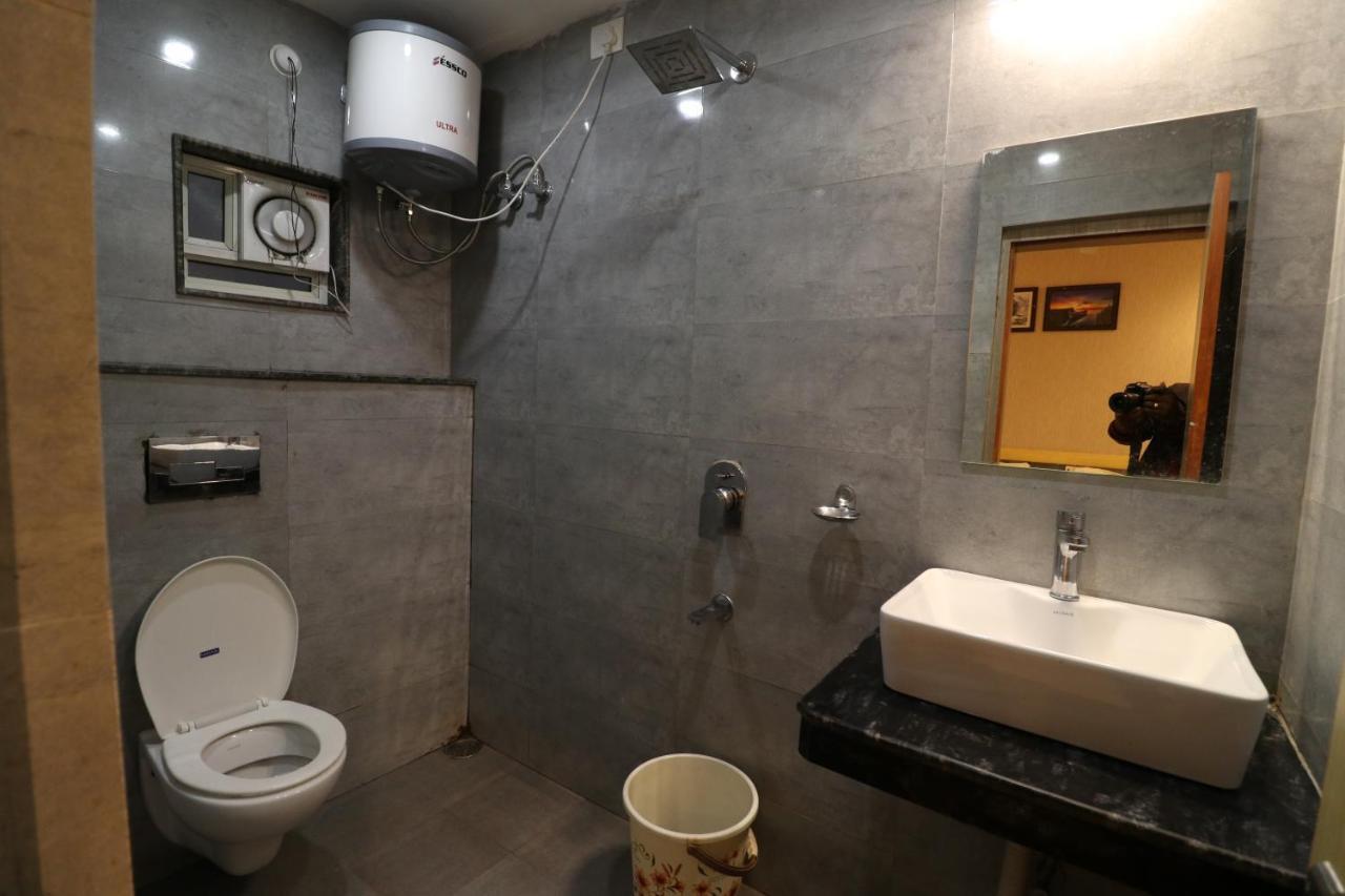 Hotel Pratap Grand Ранчи Экстерьер фото
